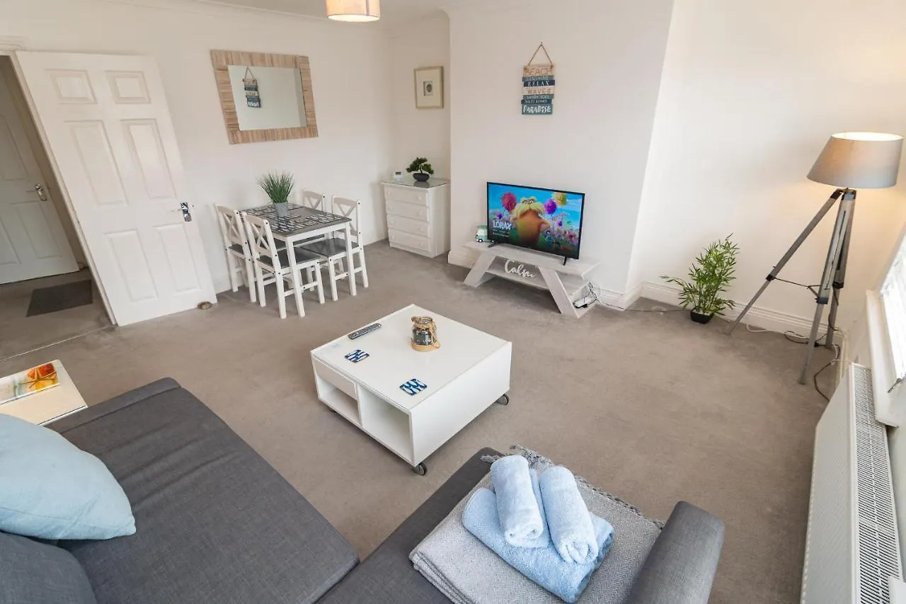 Light And Airy 1 Bedroom Flat 700M From The Beach Bournemouth Apartment