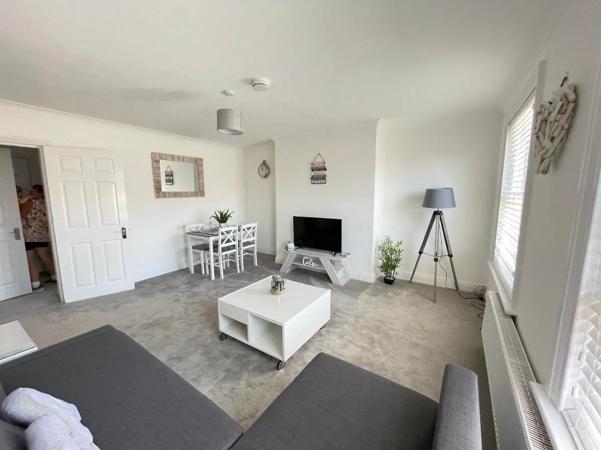 Διαμέρισμα Light And Airy 1 Bedroom Flat 700M From The Beach Μπόρνμουθ